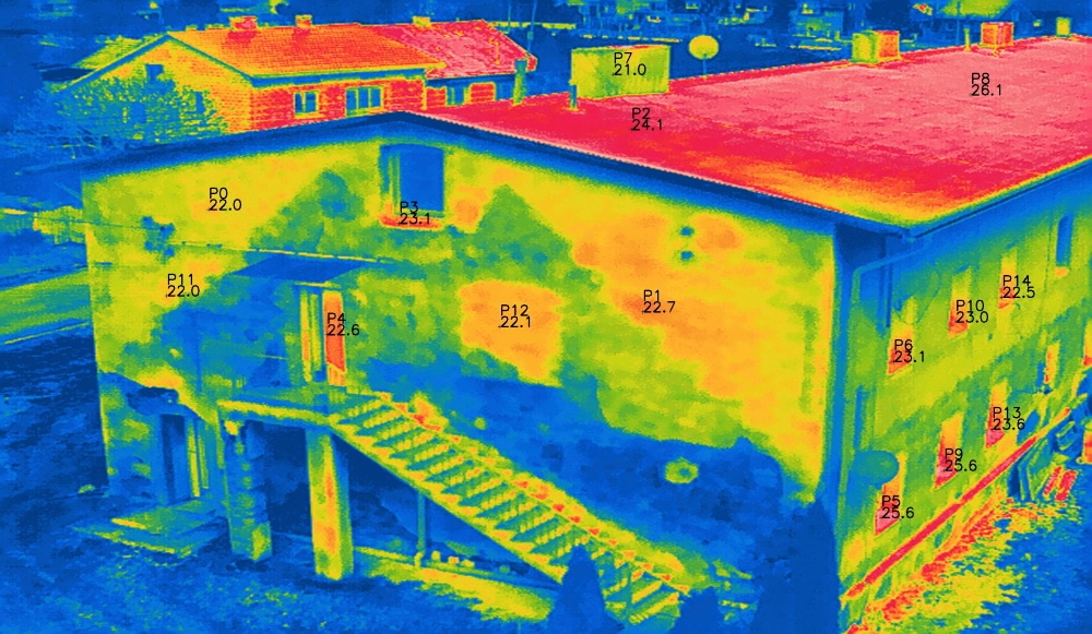 Dron szuka strat ciepła. Termowizja pokazuje, którędy ucieka energia